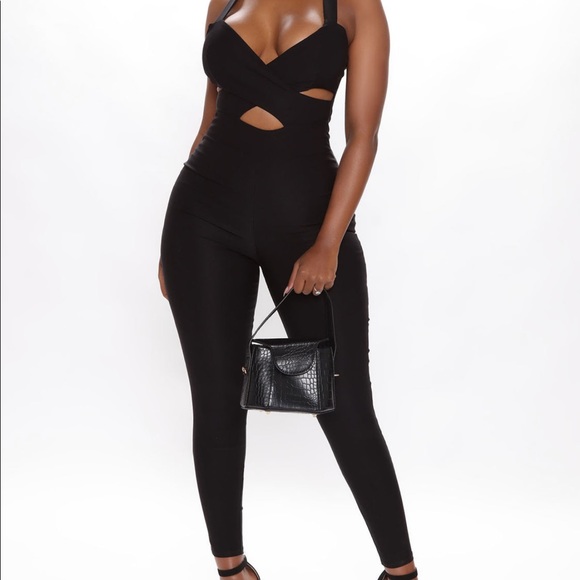 Black Jumpsuit. Brand NEW! With tags still on 🏷 - Picture 2 of 4